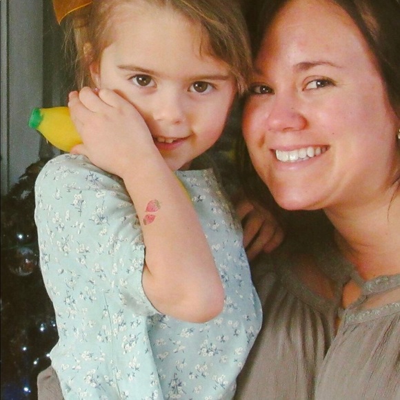 Meet your Posher, Amanda - Picture 1 of 1